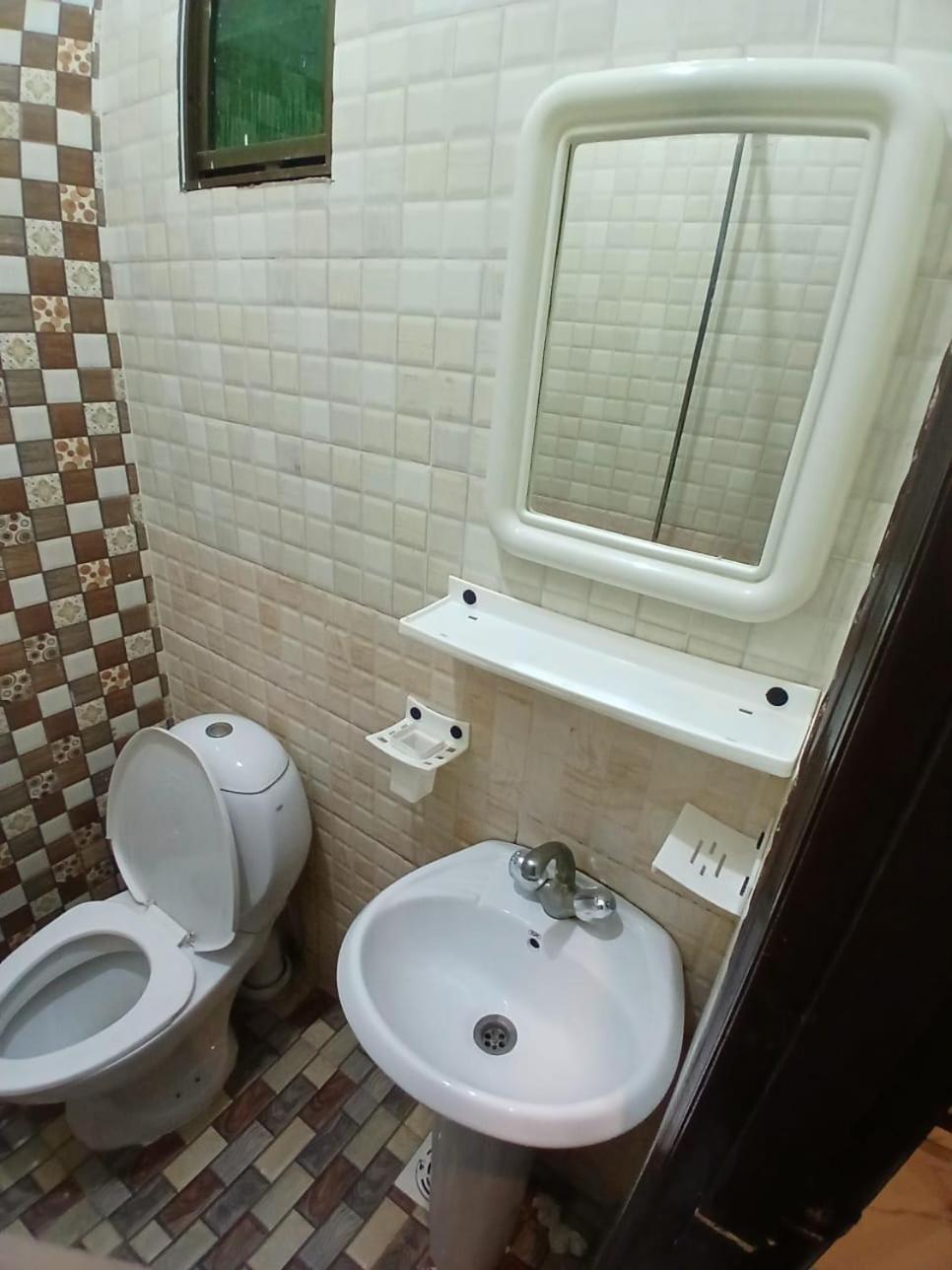 Goho Rooms Badar Karaczi Zewnętrze zdjęcie